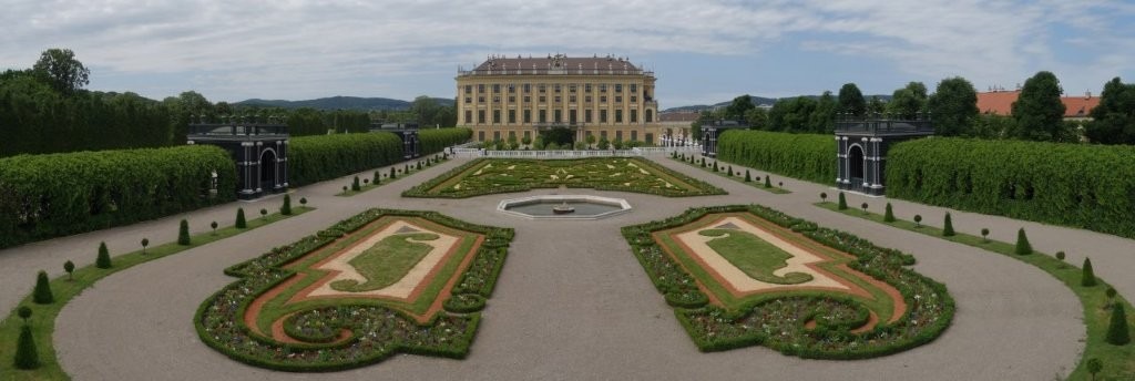 Panoramatický pohled na oranžerii