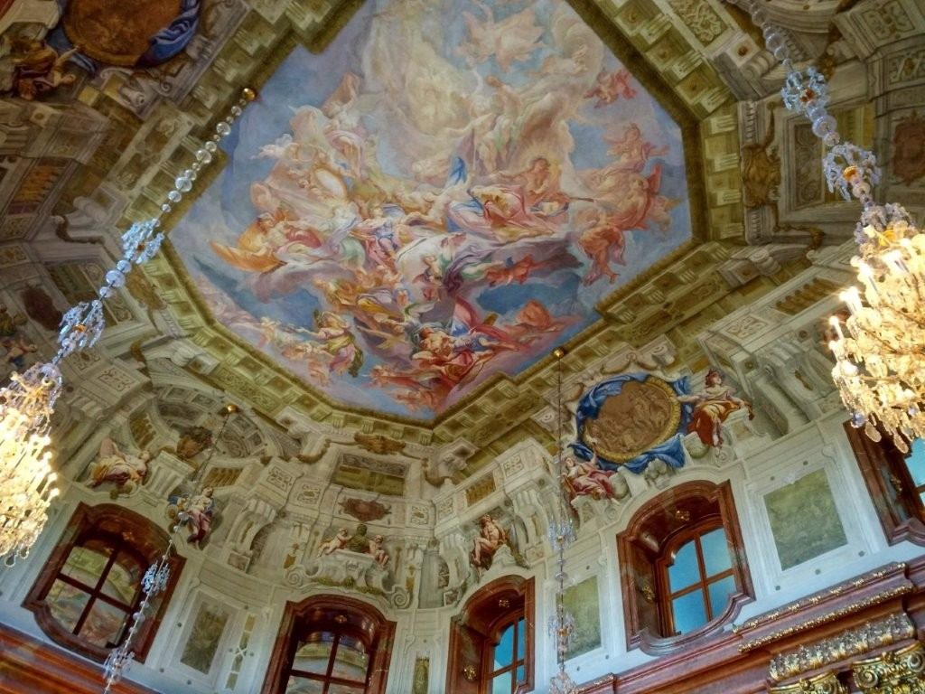 Vnitřní dekorace uvnitř Prateru