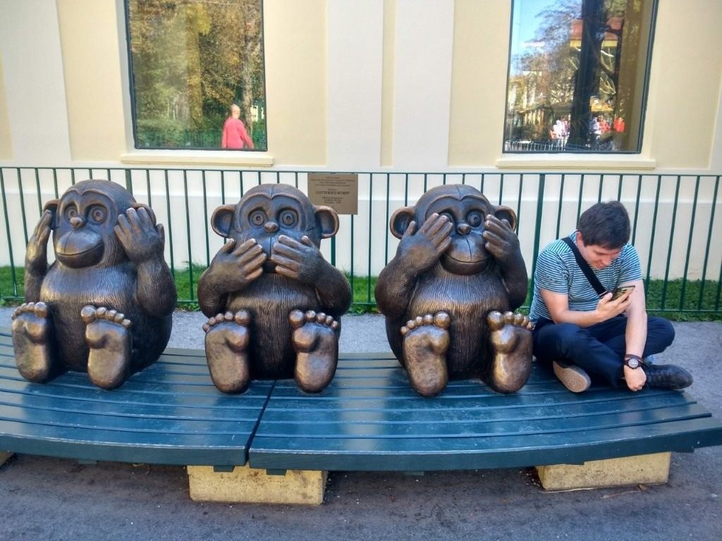 nevidím, neslyším, nemluvím, mobil v zoo Schönbrunn