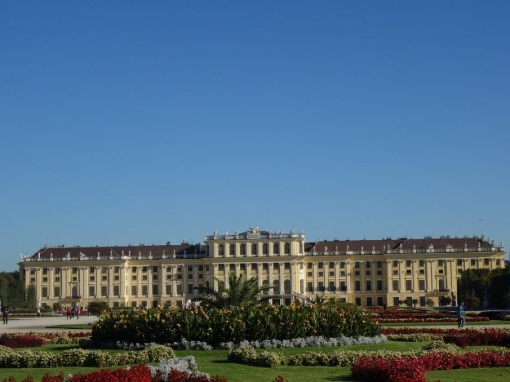 Pohled na zámek Schönbrunn